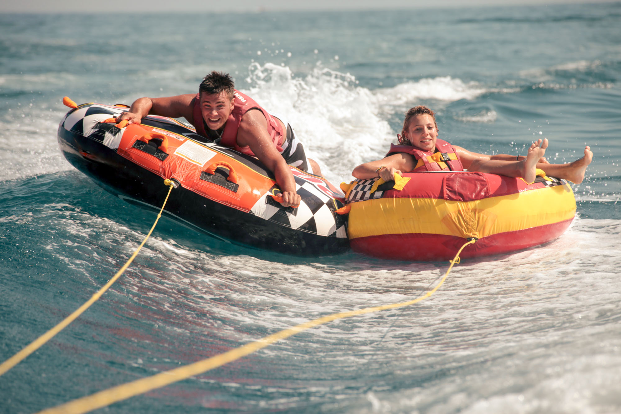 bouée tractée bord de mer activités nautiques bretagne